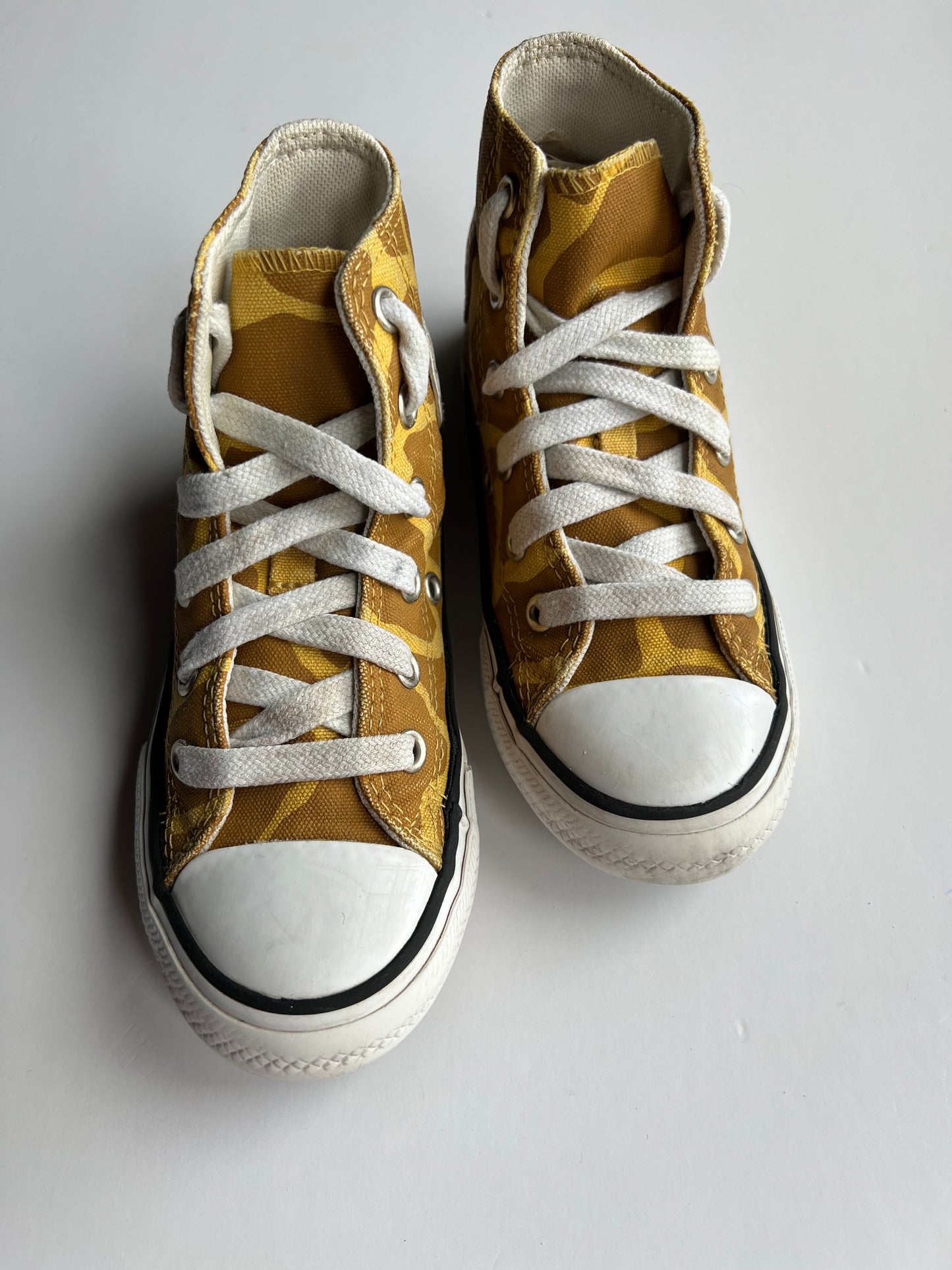 Converse High Top Giraffe Trainers - Size 11uk (see description)